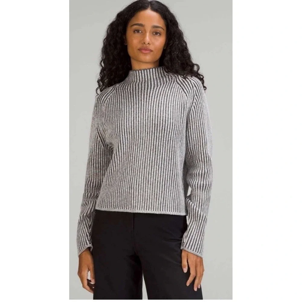 Lululemon 8 Gray Black Ribbed Cashmere Blend Knit Mock Pullover Chic Sweater